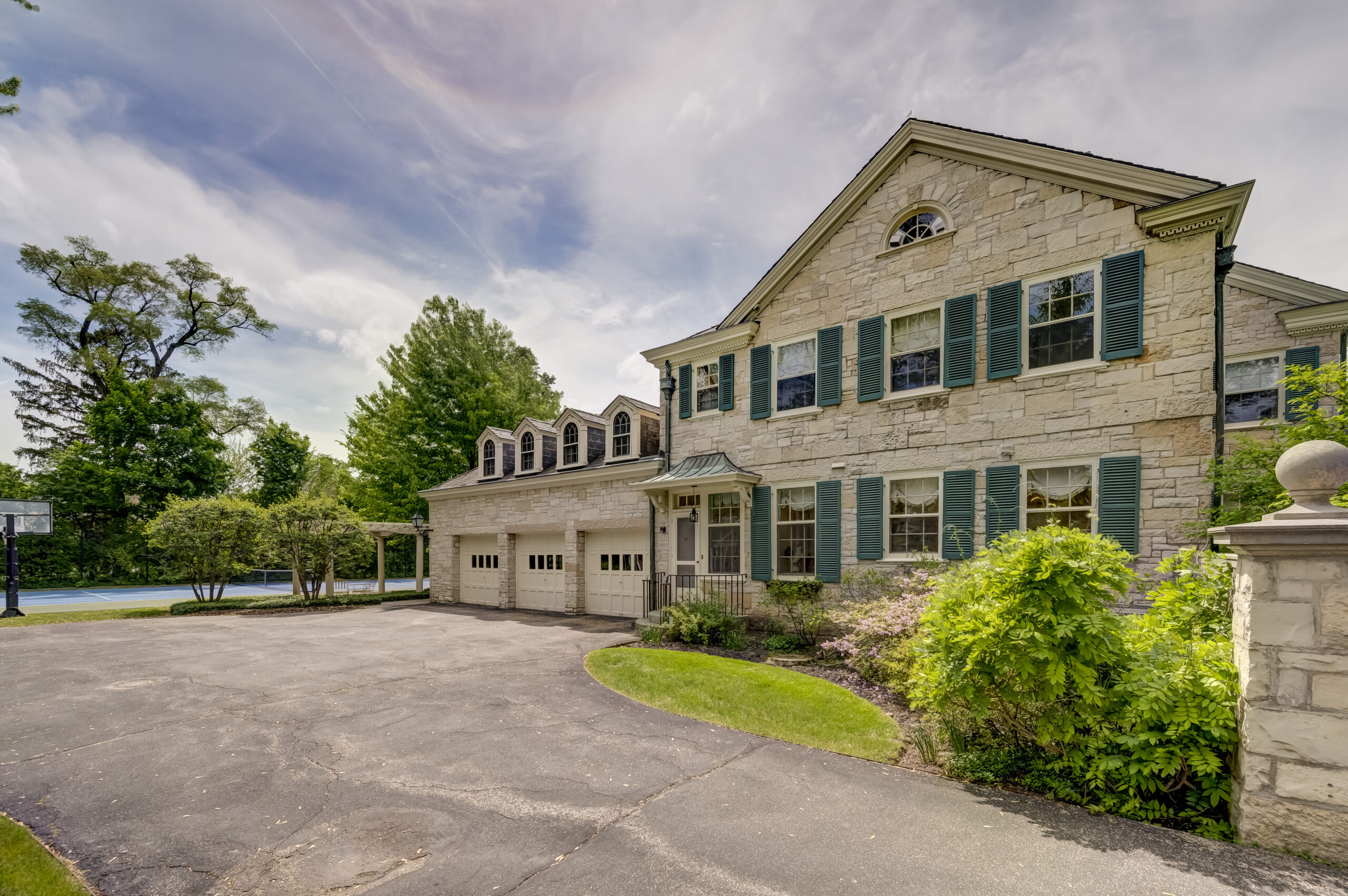 Woodley Road Estate in AW Properties Auctions