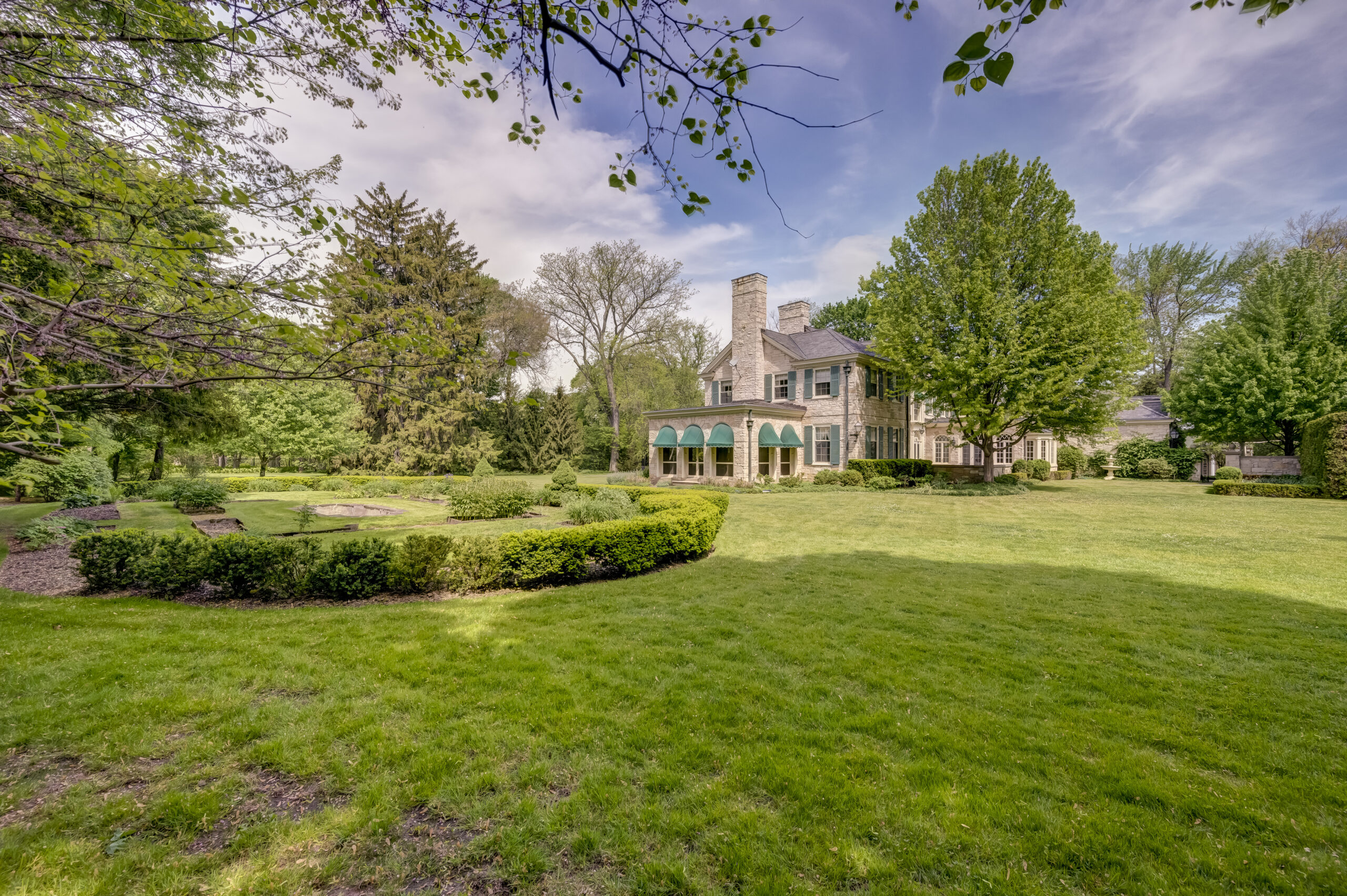 Woodley Road Estate in AW Properties Auctions